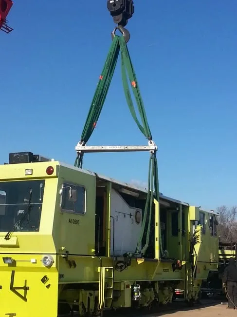 Spreader bar for lifting